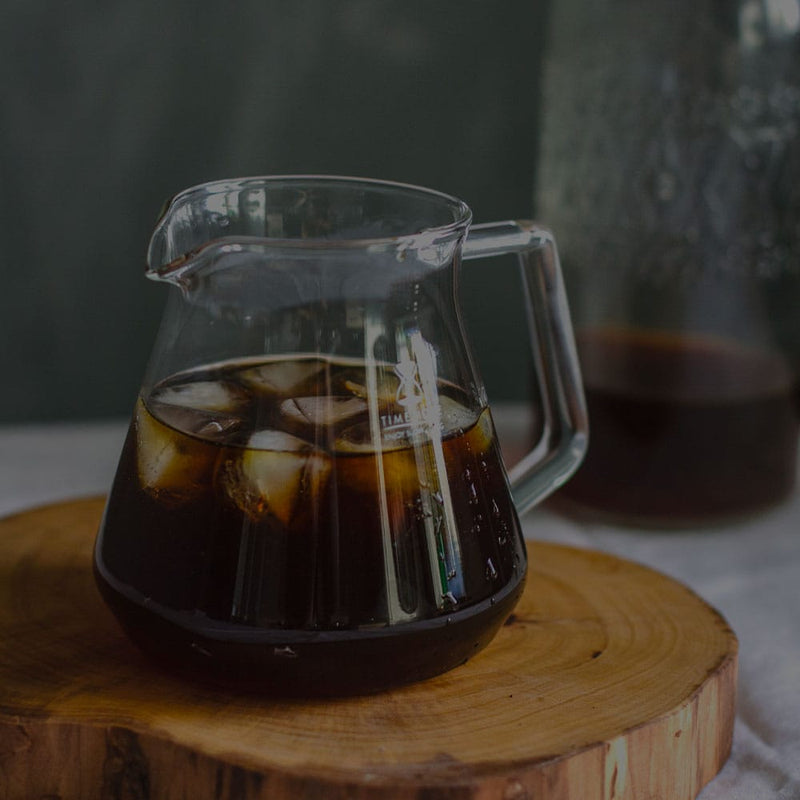Iced coffee in July, the customers changed, and the smart cafes noticed